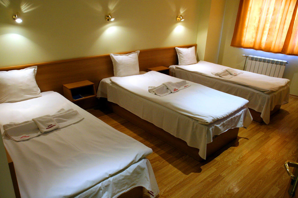 Hotel Mehdjarel ชูเมน ห้อง รูปภาพ